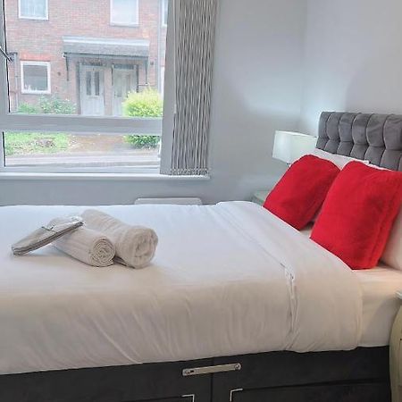 Mnitri apartment Luton  Exterior foto