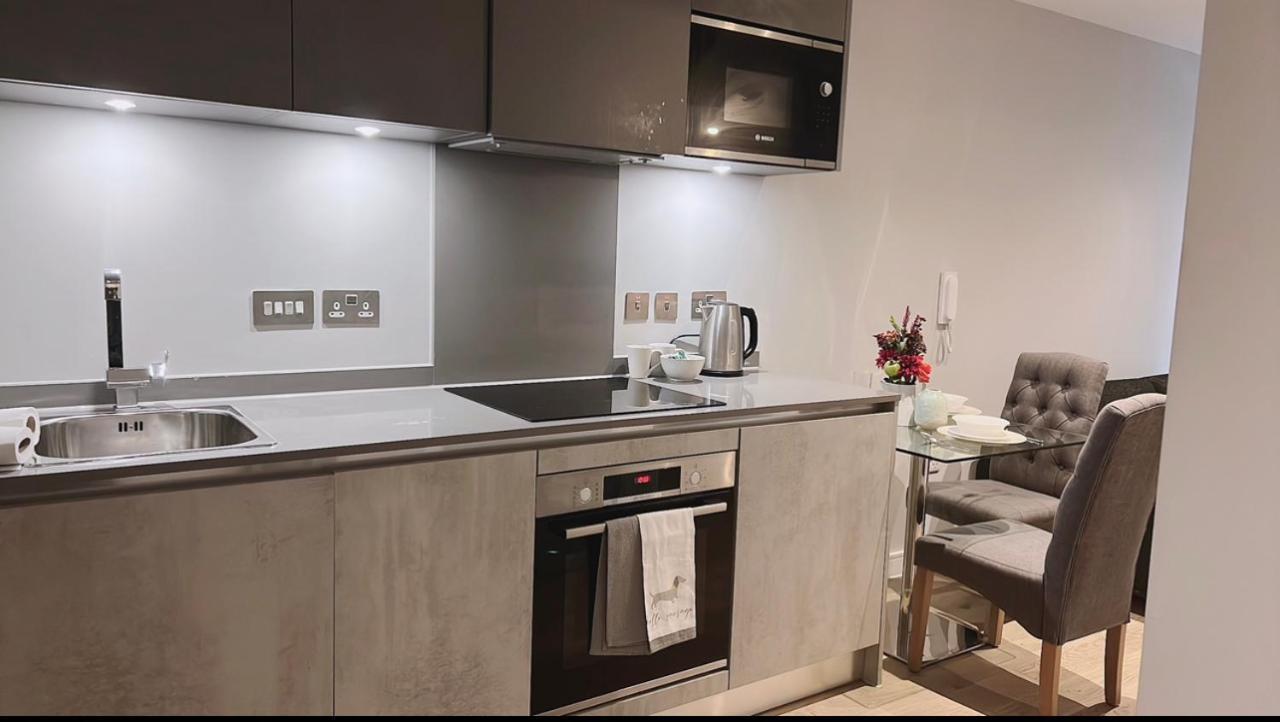 Mnitri apartment Luton  Exterior foto
