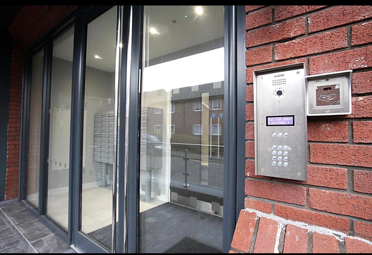Mnitri apartment Luton  Exterior foto